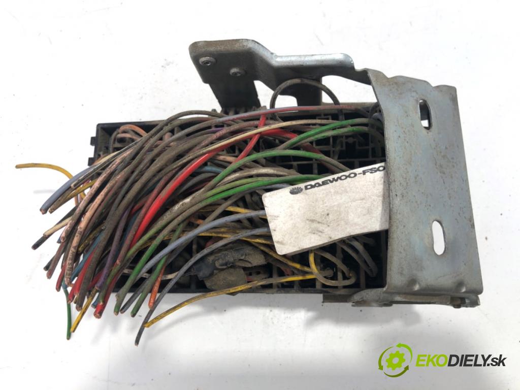 DAEWOO LUBLIN II Platforma / podwozie 1998 52 kW 2.4 D (3352) 2417 skříňka poistková  (Pojistková skříňka)