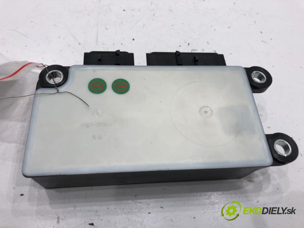 CHEVROLET CRUZE liftback 2012 104 kW 1.8 1796 senzor airbag 13582437 (Snímač)