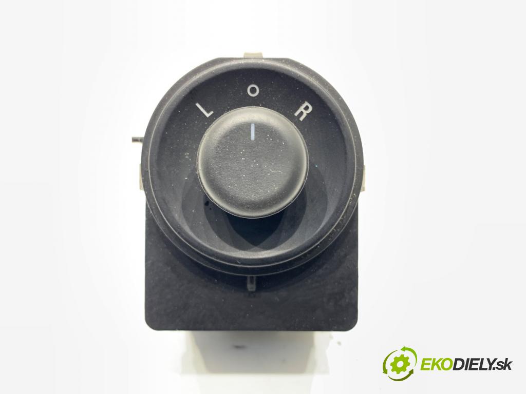 CHEVROLET CRUZE liftback 2012 104 kW 1.8 1796 Prepínač nastavenia spätných zrkadiel 13272182 (Prepínacie páčky pod volantom)