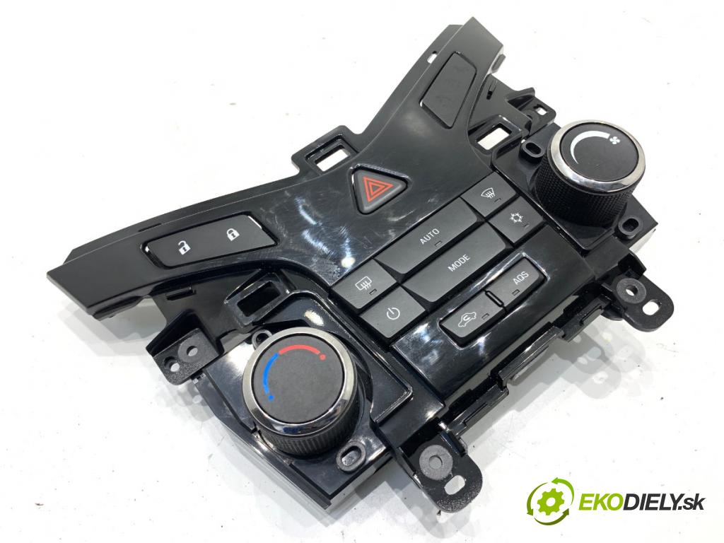 CHEVROLET CRUZE liftback 2012 104 kW 1.8 1796 Panel ovládania kúrenia 3870578 (Prepínacie páčky pod volantom)