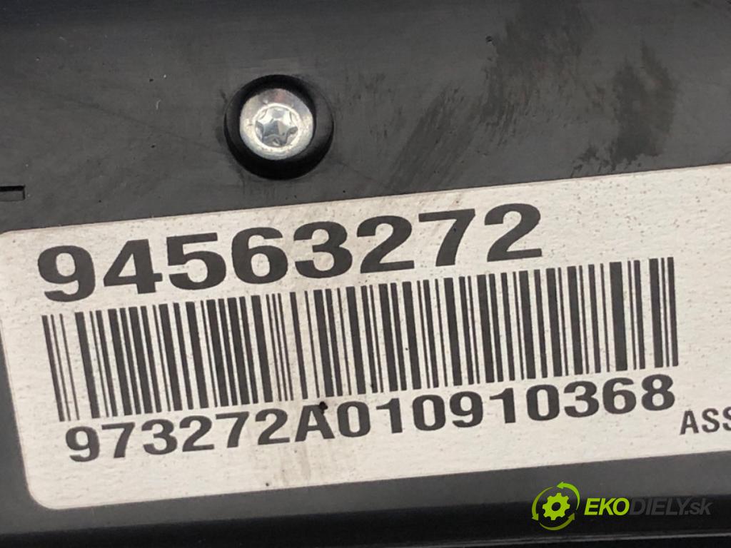 CHEVROLET CRUZE liftback 2012 104 kW 1.8 1796 Panel ovládania radia 94563272 (Prepínacie páčky pod volantom)