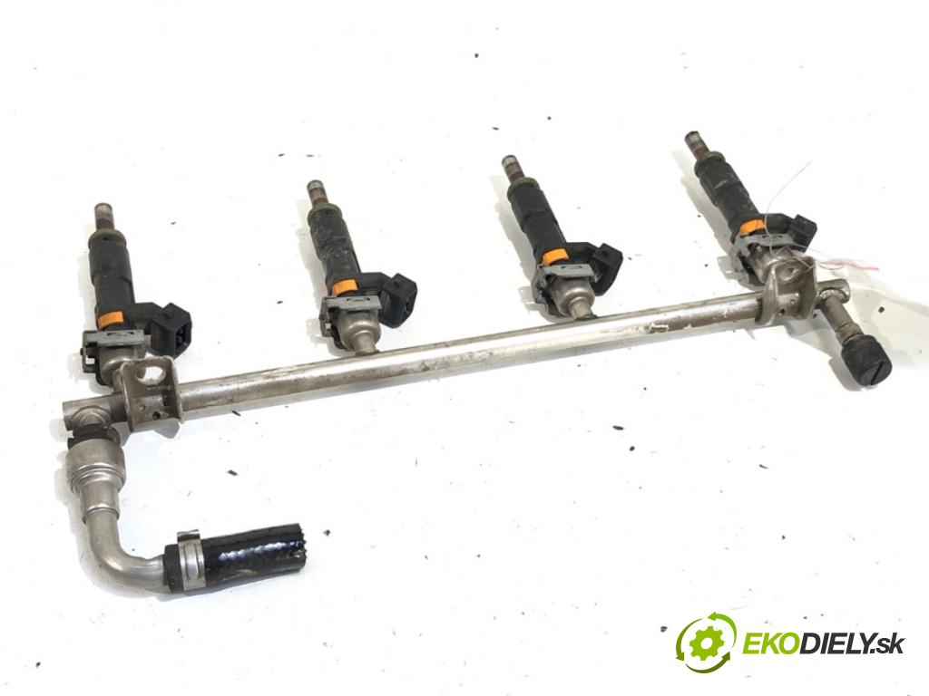 CHEVROLET CRUZE liftback 2012 104 kW 1.8 1796 Lišta vstrekovacia 55353806 (Vstrekovacia lišta)