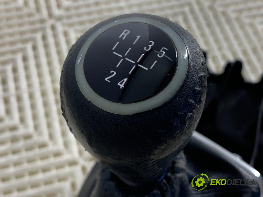 CHEVROLET CRUZE liftback 2012 104 kW 1.8 1796 Kulisa  (Rýchlostná páka (kulisa))