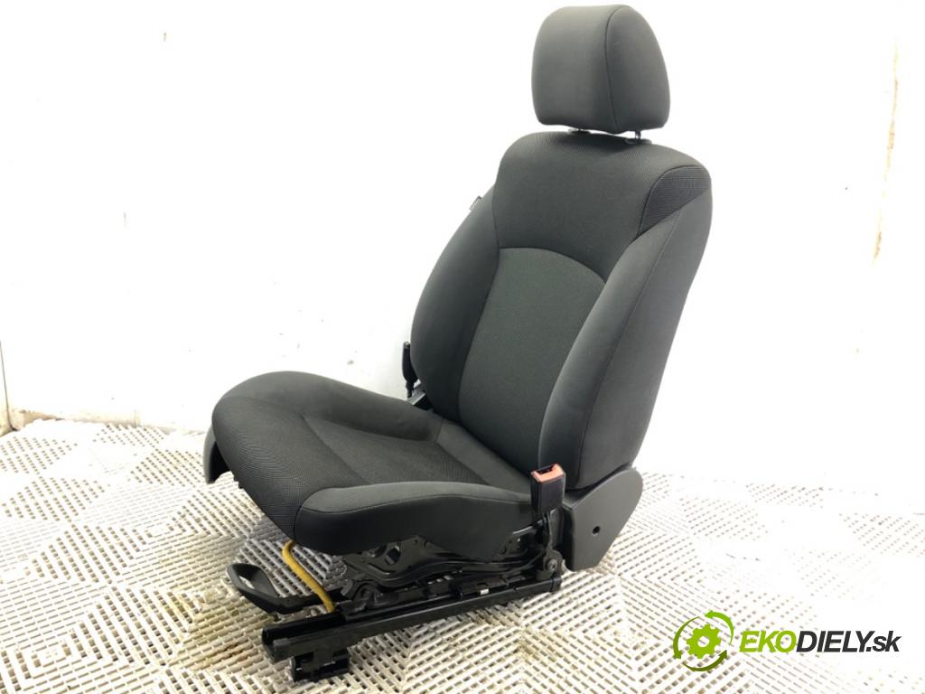 CHEVROLET CRUZE liftback 2012 104 kW 1.8 1796 Sedadlo pravy predný