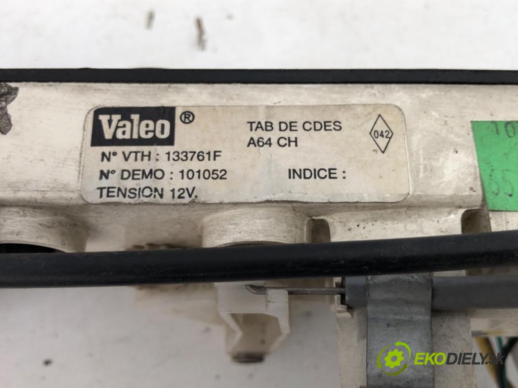 RENAULT MASTER II Autobus 1999 84 kW 2.8 dTI 2799 Panel ovládania kúrenia 133761F (Prepínacie páčky pod volantom)