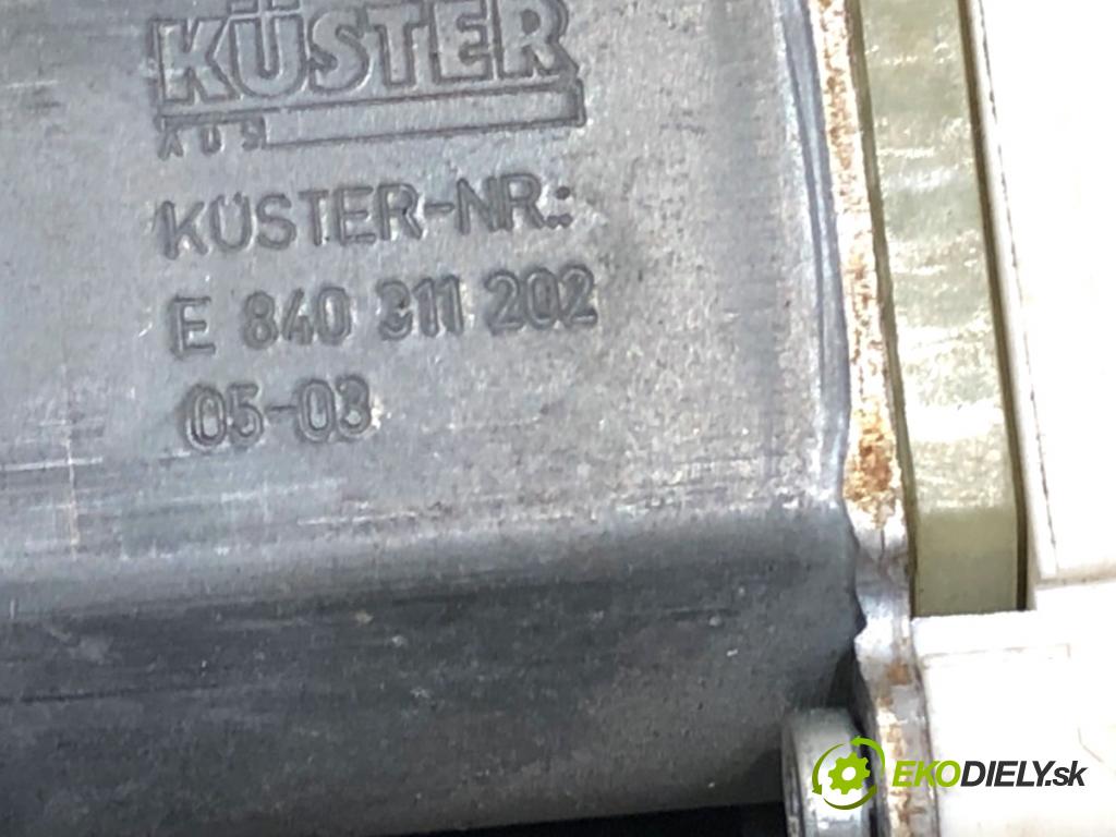 AUDI A3 8P liftback 2003 110 kW 2.0 FSI 1984 motor sťahovaní okna levý přední část 8P0959801A