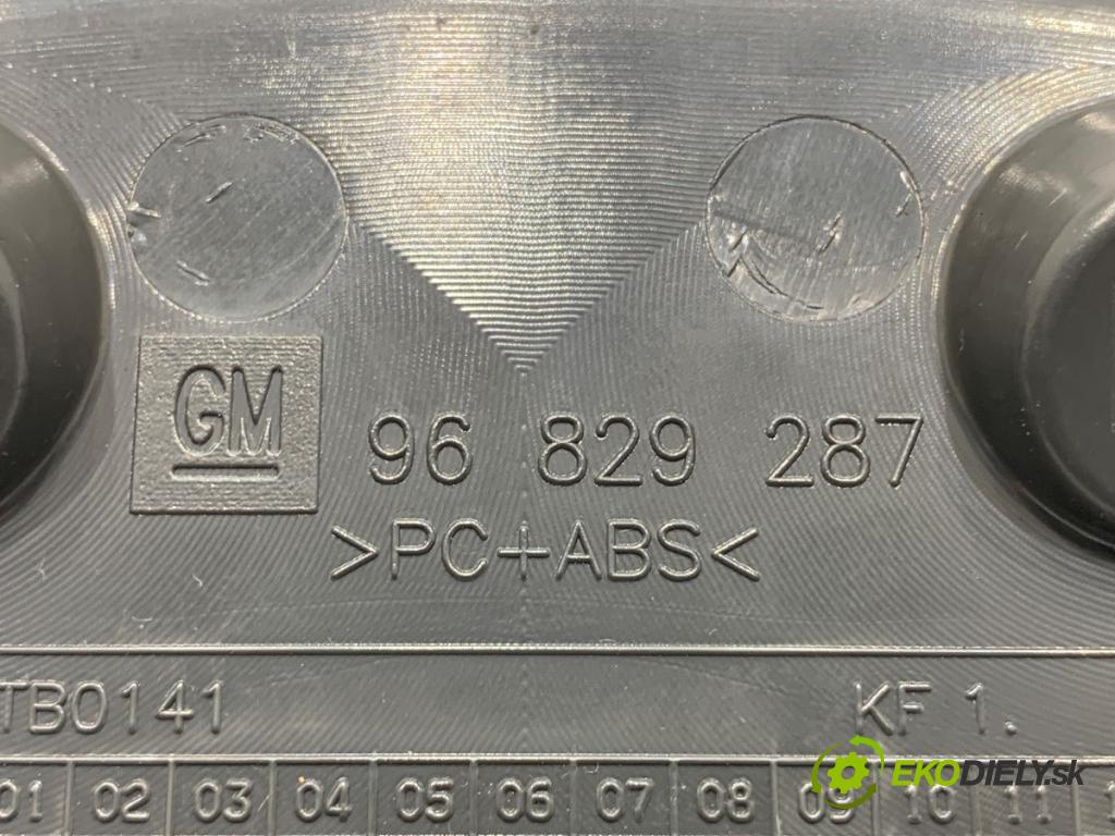 CHEVROLET CRUZE liftback 2012 104 kW 1.8 1796 Priehradka, kastlík prístrojovky 96829287