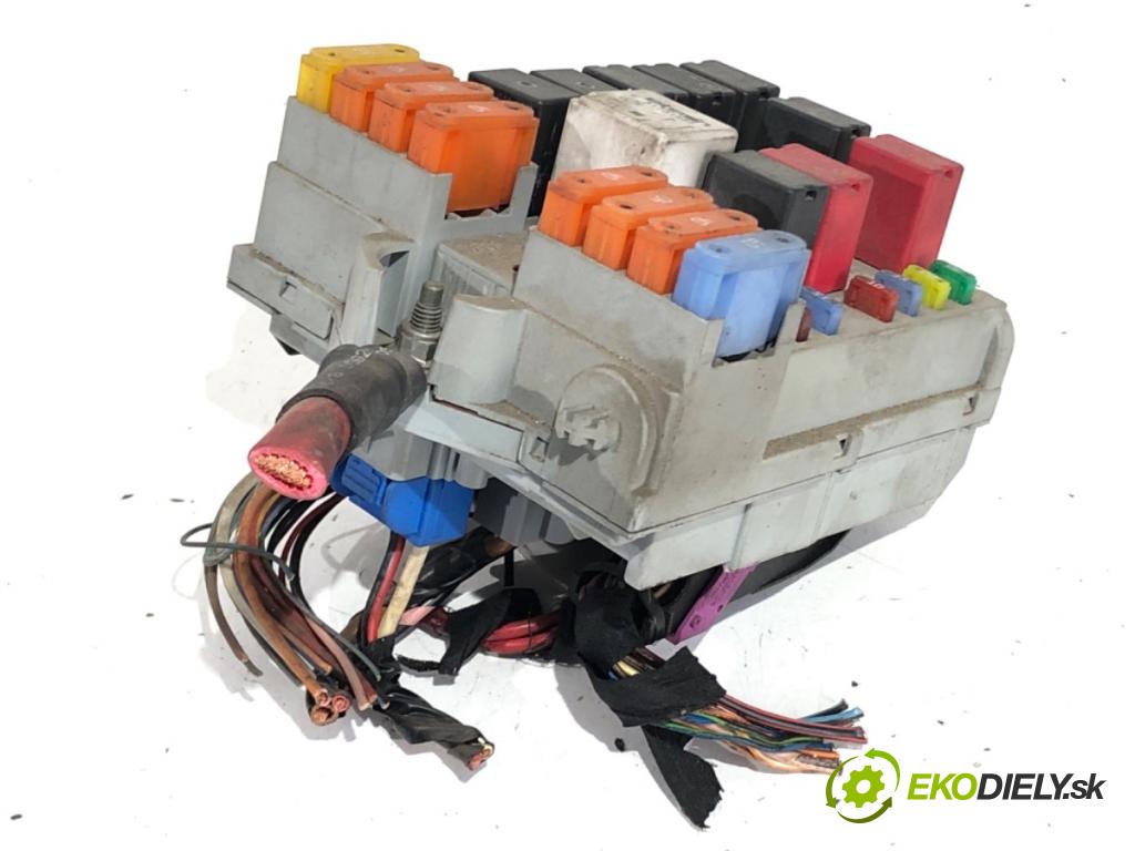 FIAT CROMA Kombi 2005 110 kW 1.9 D Multijet (194AXC1B, 194AXC12) 1910 skříňka poistková 51738102 (Pojistková skříňka)