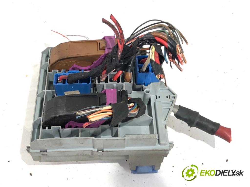 FIAT CROMA Kombi 2005 110 kW 1.9 D Multijet (194AXC1B, 194AXC12) 1910 skříňka poistková 51738102 (Pojistková skříňka)