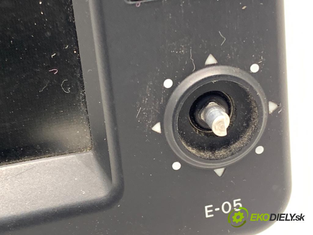 MITSUBISHI LANCER VIII sedan 2011 110 kW 1.8 DI-D (CY9A) 1798 RADIO 8750A239 (Audio zariadenie)