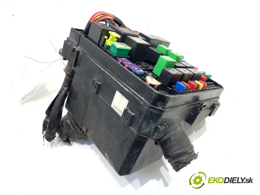 MITSUBISHI LANCER VIII sedan 2011 110 kW 1.8 DI-D (CY9A) 1798 skříňka poistková  (Pojistková skříňka)