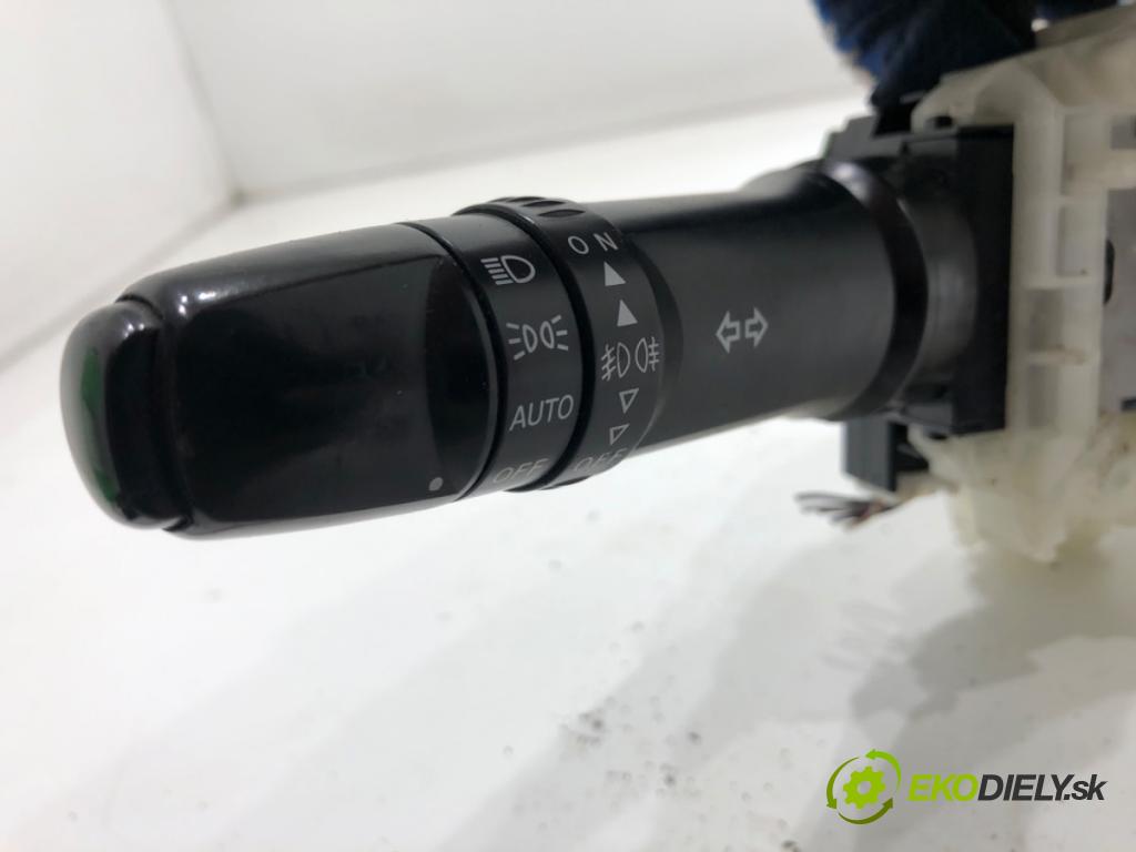 MITSUBISHI LANCER VIII sedan 2011 110 kW 1.8 DI-D (CY9A) 1798 Prepínač kombinovaný 8600A197 (Prepínacie páčky pod volantom)