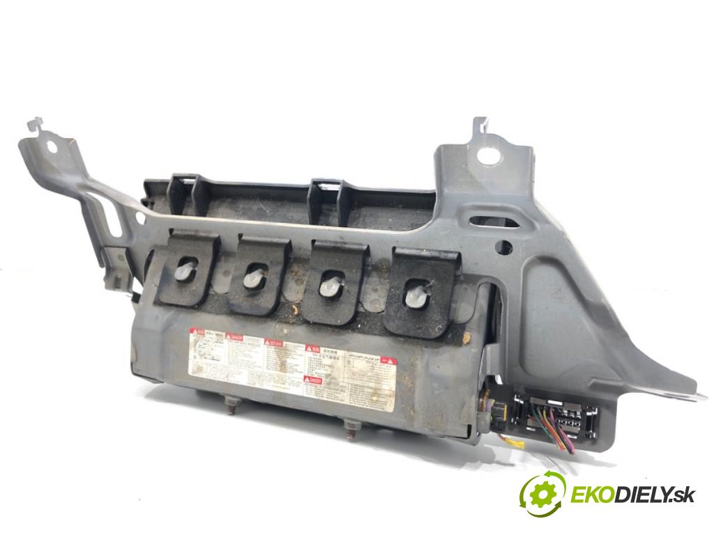 MITSUBISHI LANCER VIII sedan 2011 110 kW 1.8 DI-D (CY9A) 1798 AirBag koleno: