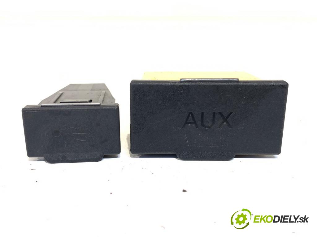 MITSUBISHI LANCER VIII sedan 2011 110 kW 1.8 DI-D (CY9A) 1798 HNÍZDO: AUX USB 