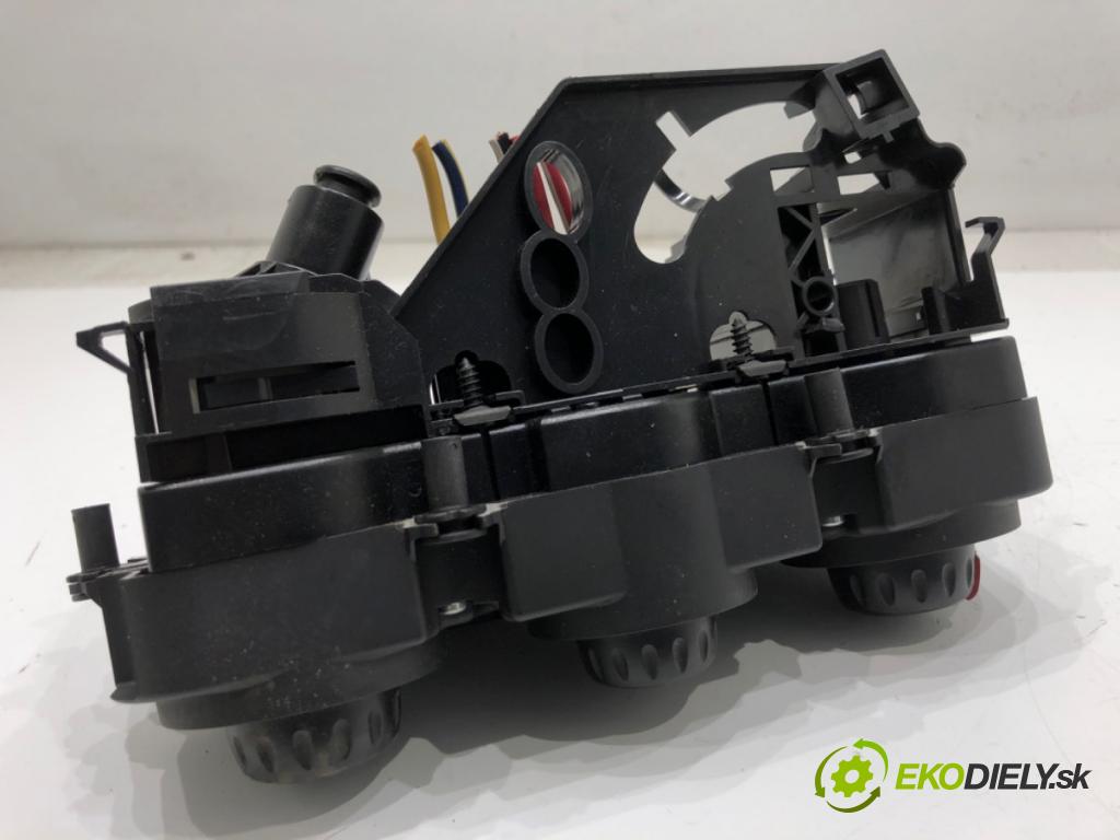 SEAT ALTEA nadwozie wielkoprzestrzenne (MPV) 2005 77 kW 1.9 TDI 1896 Panel ovládania kúrenia  (Prepínacie páčky pod volantom)