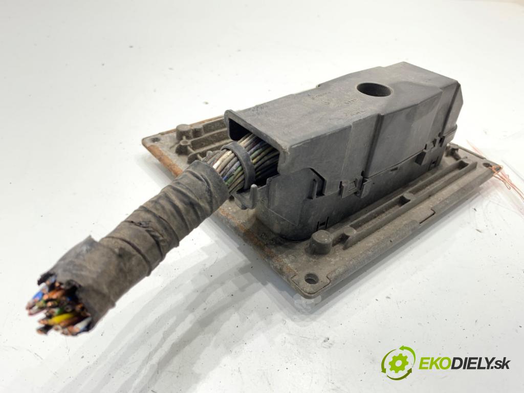 FORD FIESTA MK6 liftback 2007 51 kW 1.3 1299 riadiaca jednotka Motor 6S61-12A650-TB (Riadiaca jednotka)