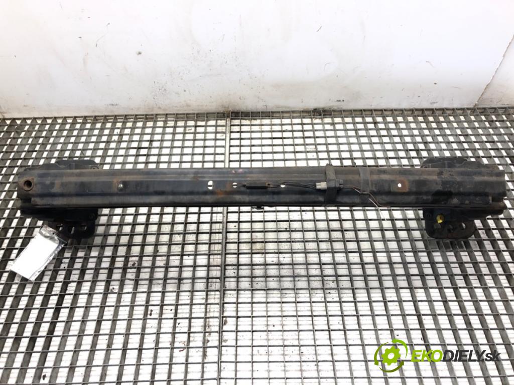 FORD FIESTA MK6 liftback 2007 51 kW 1.3 1299 Výstuha nárazníka predný  (Výstuhy predné)