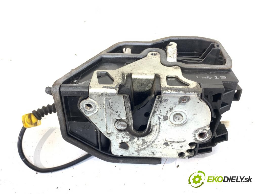 BMW E83 SUV 2004 110 kW 2.0 d 1995 zámok dveře levý přední část 7154619