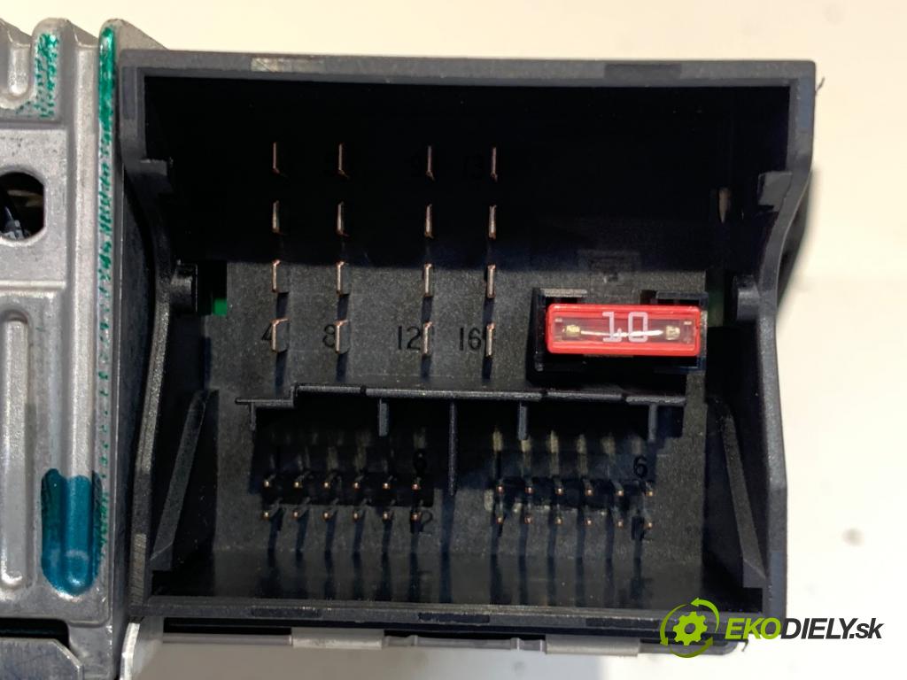 BMW E83 SUV 2004 110 kW 2.0 d 1995 RADIO 6942917 (Audio zariadenie)