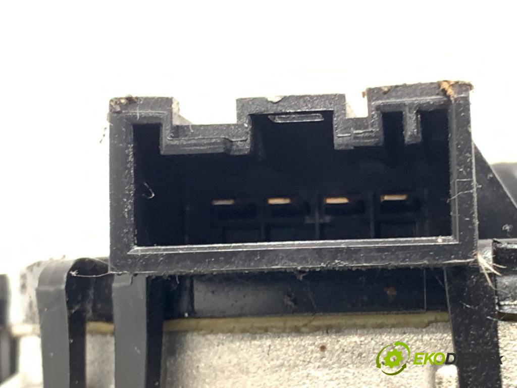 BMW E83 SUV 2004 110 kW 2.0 d 1995 Mechanizmus stieračov predný 6914577 (Motorček stieračov predný)