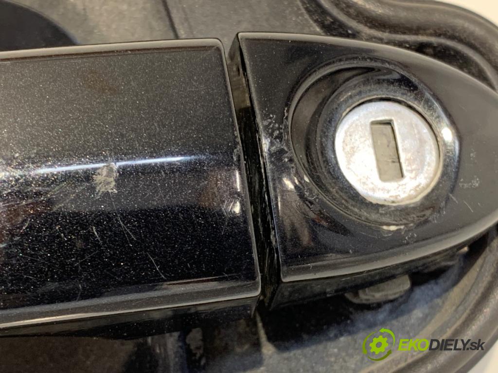BMW E83 SUV 2004 110 kW 2.0 d 1995 klika vnejší levý přední část
