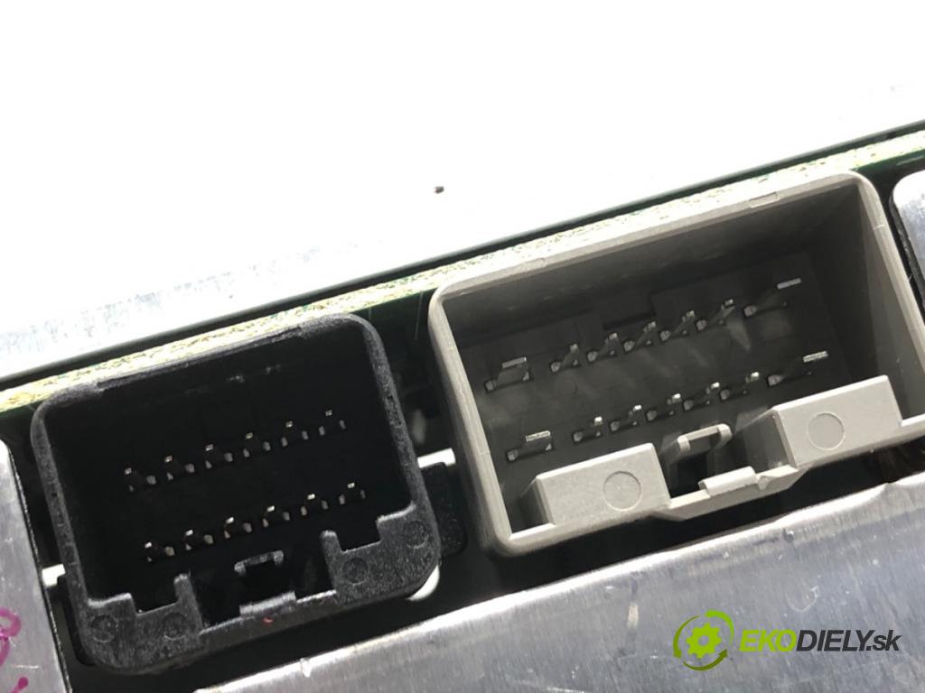 FORD FIESTA MK7 liftback 2009 71 kW 1.4 1388 RADIO 8A6T-18C815-BM (Audio zariadenie)