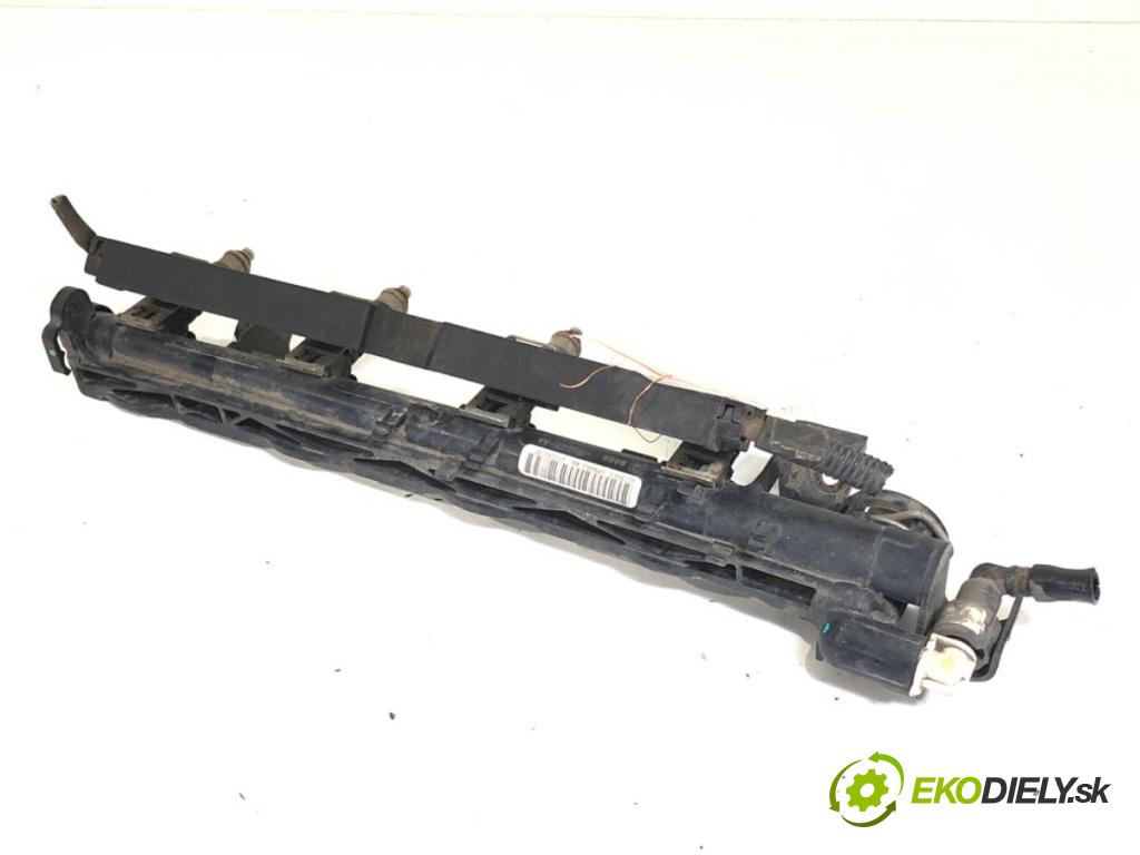 FORD FIESTA MK7 liftback 2009 71 kW 1.4 1388 lišta vstřikovací 0280158207 (Vstřikovací lišta)