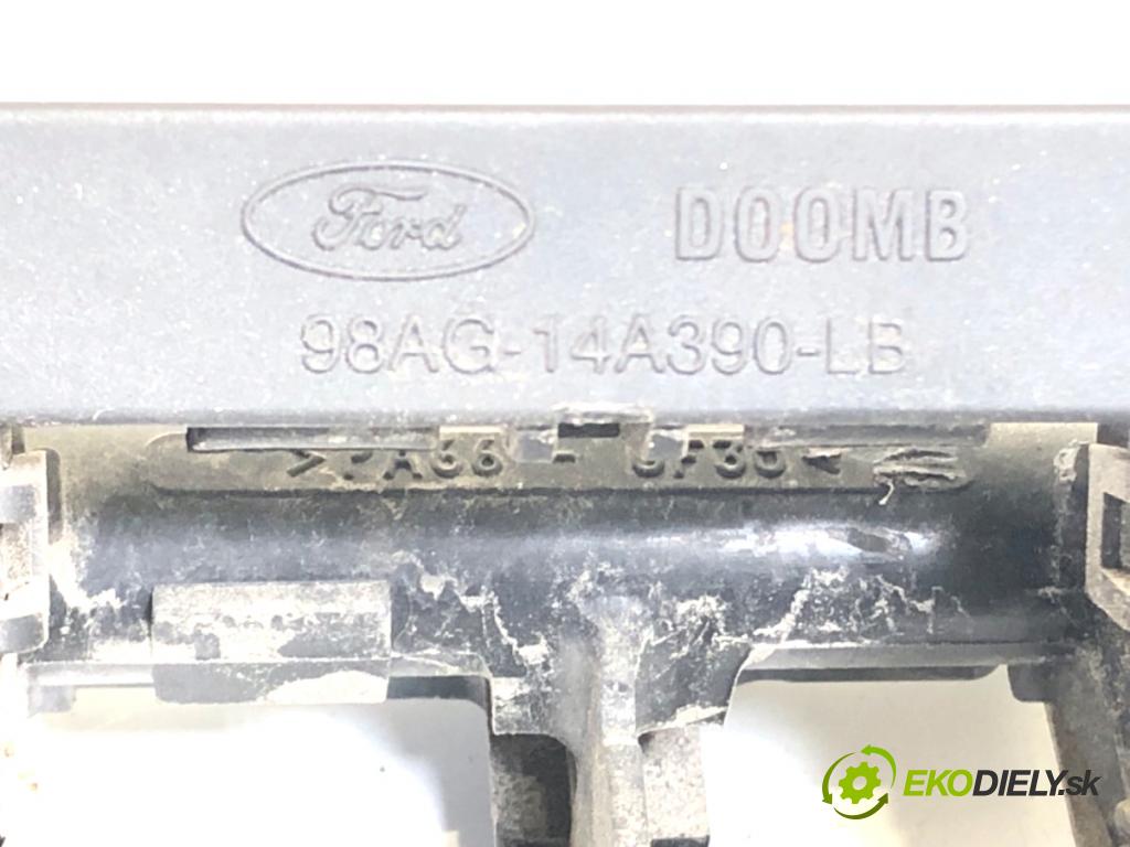 FORD FIESTA MK7 liftback 2009 71 kW 1.4 1388 Lišta vstrekovacia 0280158207 (Vstrekovacia lišta)