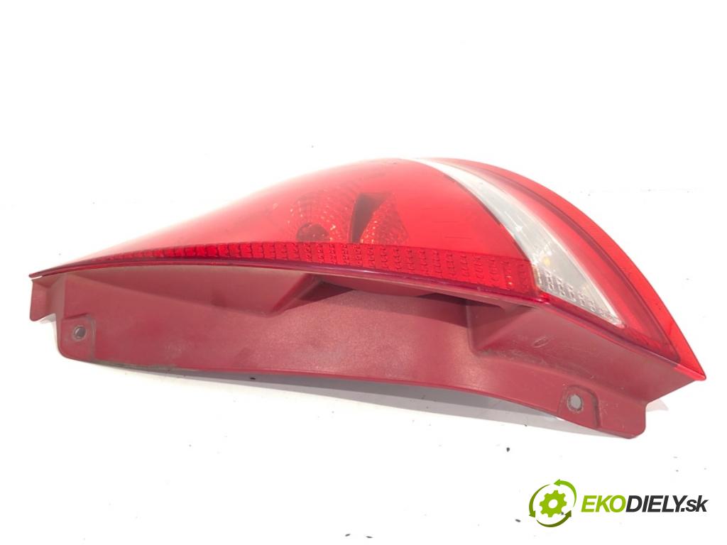 FORD FIESTA MK7 liftback 2009 71 kW 1.4 1388 světlo pravý zadní část 8A61-13404-A