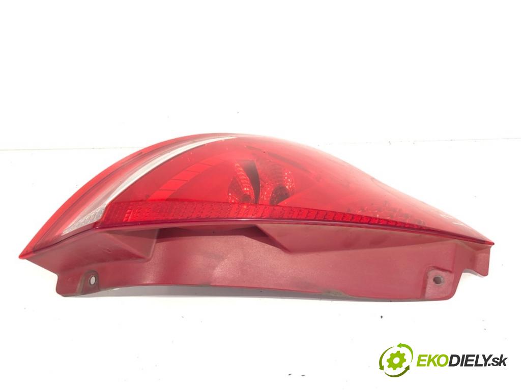 FORD FIESTA MK7 liftback 2009 71 kW 1.4 1388 světlo levý zadní část 8A61-13405-A