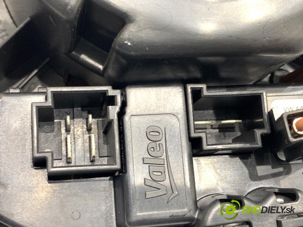 VW GOLF VII Kombi 2018 85 kW 1.6 TDI 1598 ventilátor kúrenia 5Q1819021F