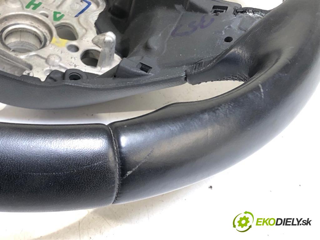 VW GOLF VII Kombi 2018 85 kW 1.6 TDI 1598 Volant  (Volant)