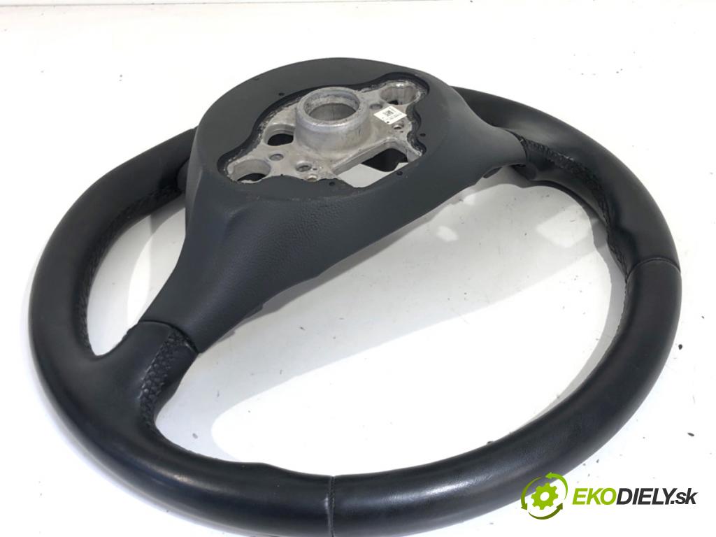 VW GOLF VII Kombi 2018 85 kW 1.6 TDI 1598 Volant  (Volant)