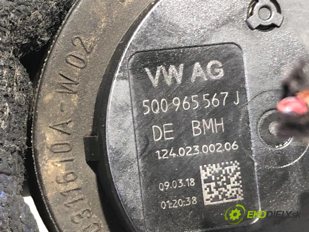VW GOLF VII Kombi 2018 85 kW 1.6 TDI 1598 DALŠÍ: Pumpa vody 5Q0965567J (Vodná pumpa)