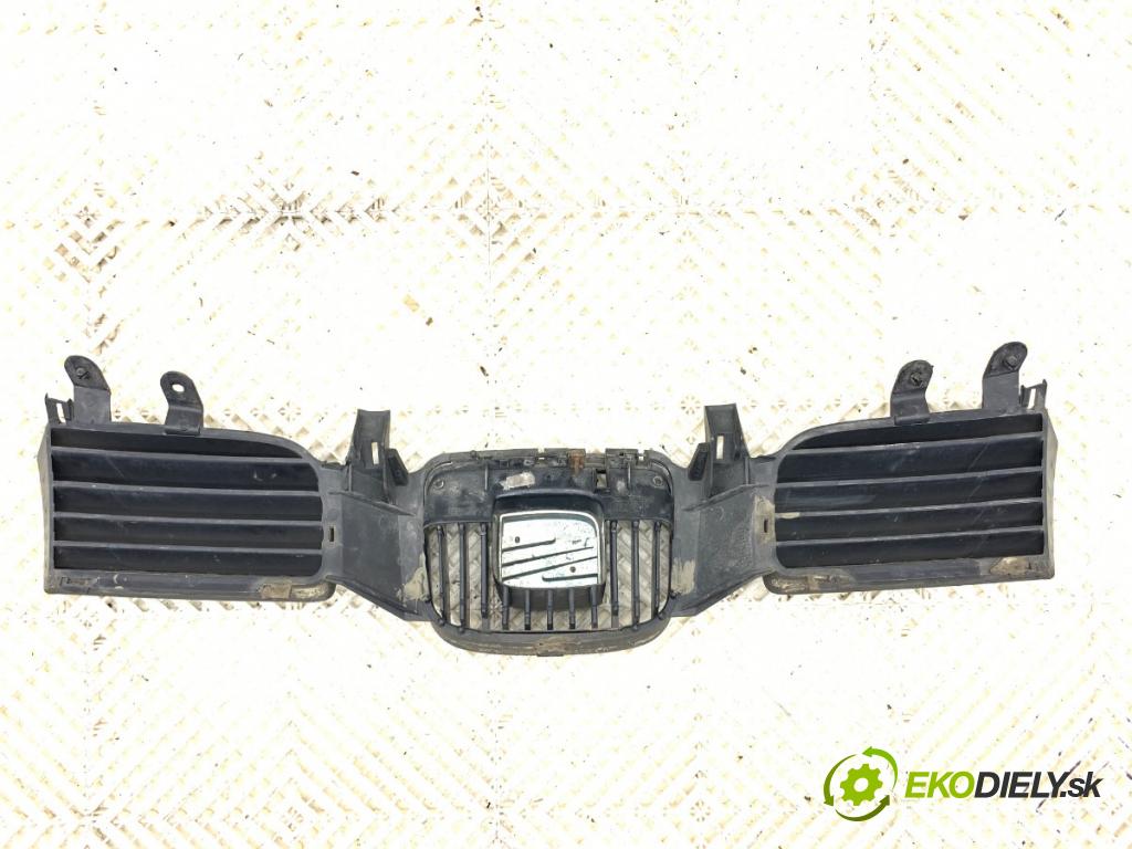 SEAT LEON I liftback 2004 81 kW 1.9 TDI 1896 mřížka maska 1M0853651F (Přední mřížka (maska chladiče))