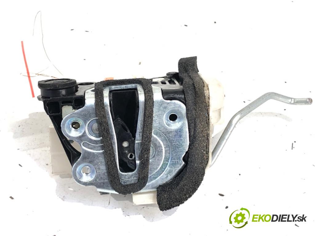 KIA PICANTO II liftback 2011 63 kW 1.2 1248 zámok dveře pravý zadní část 