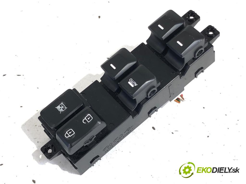 KIA PICANTO II liftback 2011 63 kW 1.2 1248 Prepínač okien 33570-1Y500 (Prepínacie páčky pod volantom)