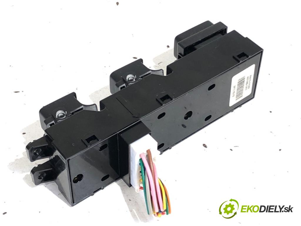 KIA PICANTO II liftback 2011 63 kW 1.2 1248 Prepínač okien 33570-1Y500 (Prepínacie páčky pod volantom)