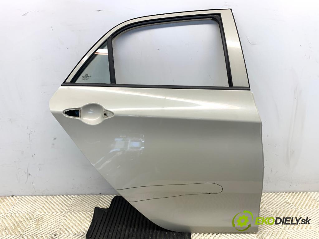 KIA PICANTO II liftback 2011 63 kW 1.2 1248 dveře pravý zadní část 