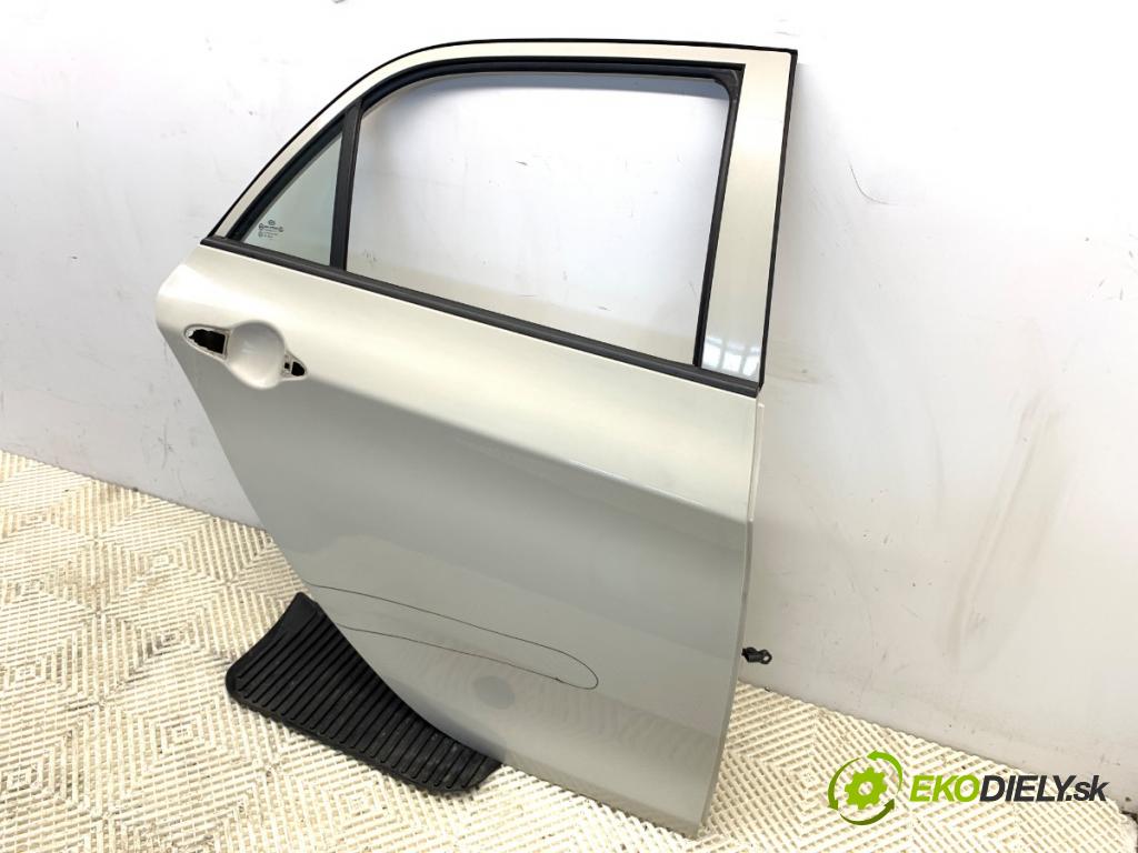 KIA PICANTO II liftback 2011 63 kW 1.2 1248 dveře pravý zadní část