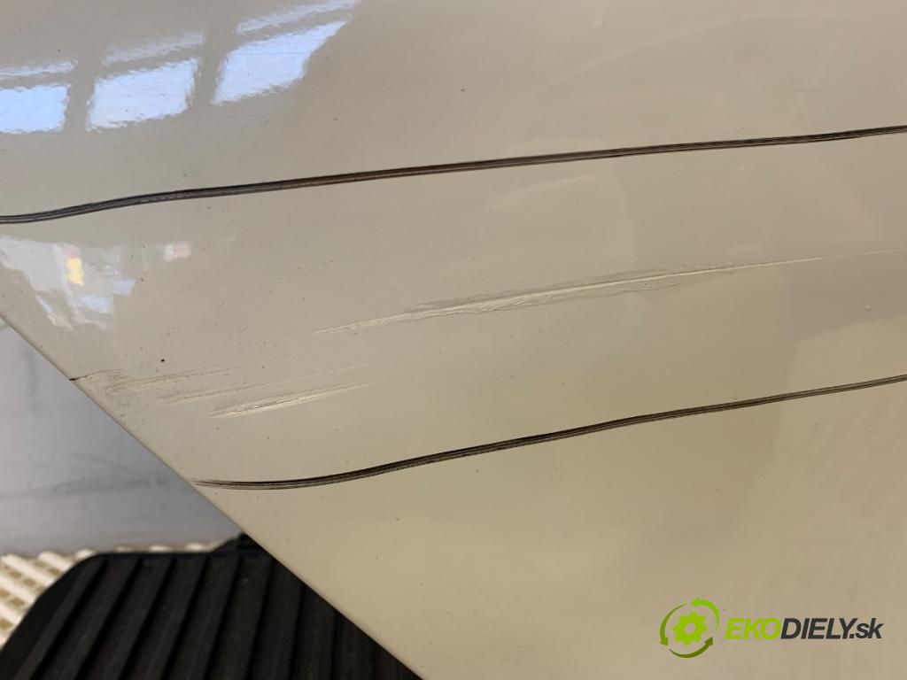 KIA PICANTO II liftback 2011 63 kW 1.2 1248 dveře pravý zadní část