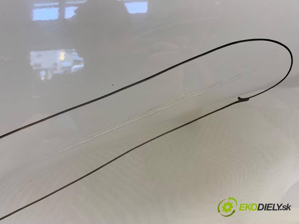 KIA PICANTO II liftback 2011 63 kW 1.2 1248 dveře pravý zadní část