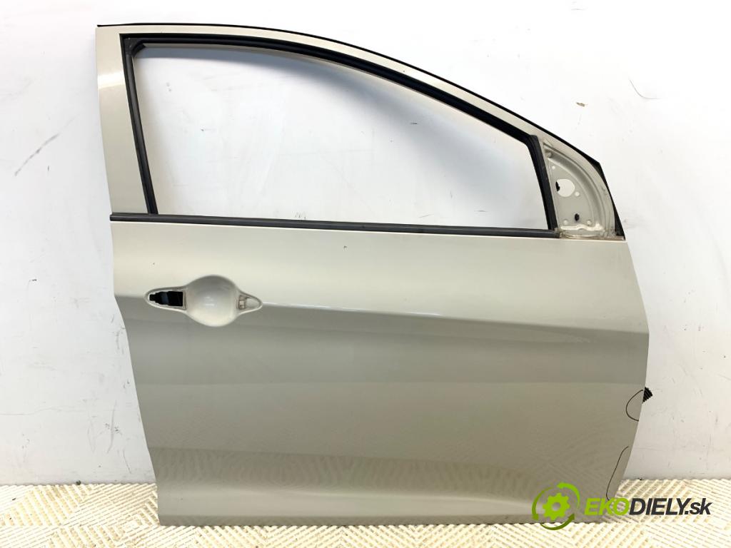 KIA PICANTO II liftback 2011 63 kW 1.2 1248 dveře pravý přední část 