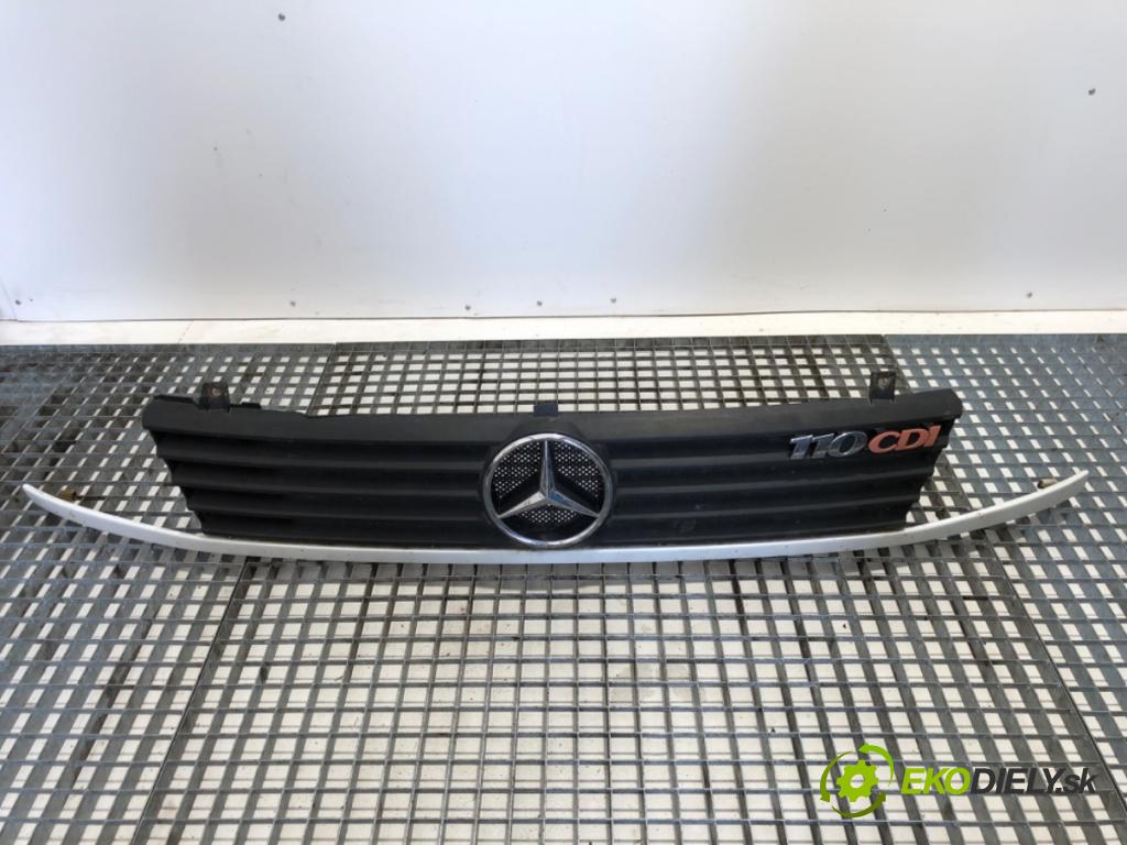 MERCEDES-BENZ W638 Autobus 2003 75 kW 110 CDI 2.2 (638.194) 2148 Mriežka maska A6388880415 (Mriežka predná (maska chladiča))