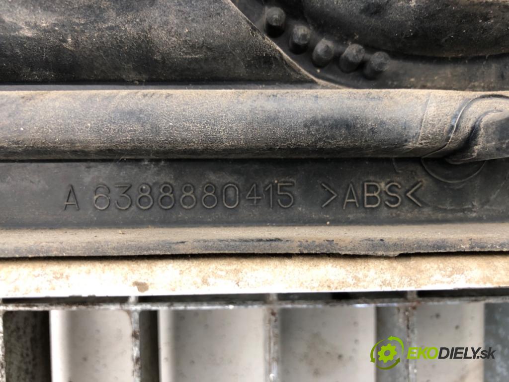 MERCEDES-BENZ W638 Autobus 2003 75 kW 110 CDI 2.2 (638.194) 2148 Mriežka maska A6388880415 (Mriežka predná (maska chladiča))