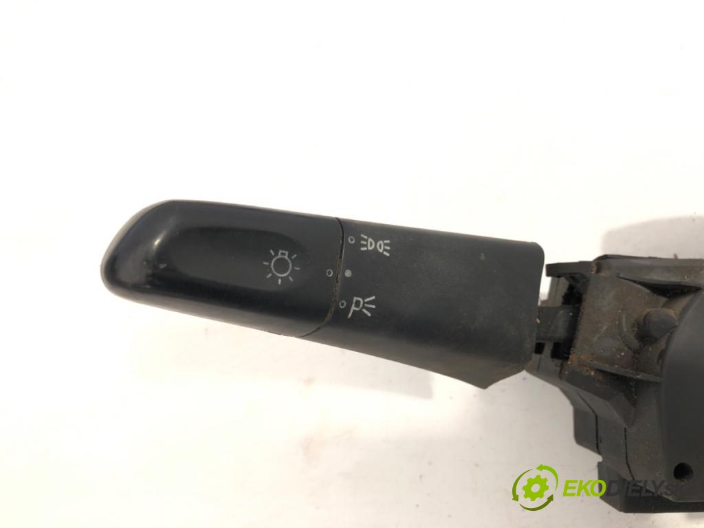 MERCEDES-BENZ W638 Autobus 2003 75 kW 110 CDI 2.2 (638.194) 2148 Prepínač kombinovaný 0015404945 (Prepínacie páčky pod volantom)