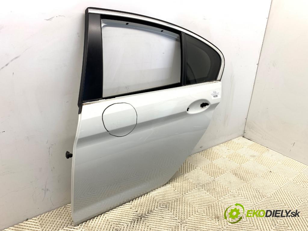 BMW G30 sedan 2019 135 kW 530 e Plug-in-Hybrid 1998 dveře levý zadní část 300