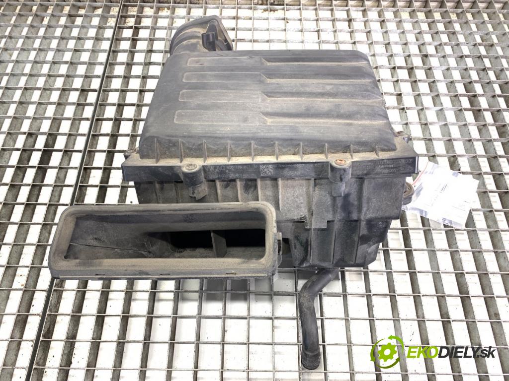 VW PASSAT B8 Kombi 2014 110 kW 2.0 TDI 1968 Obal filtra vzduchu 5Q0129607AF (Obal vzduchového filtra)