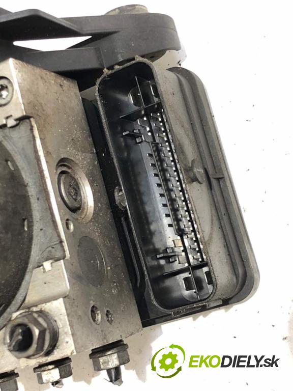 VW PASSAT B8 Kombi 2014 110 kW 2.0 TDI 1968 Pumpa ABS 3Q0614517F (Pumpa ABS)