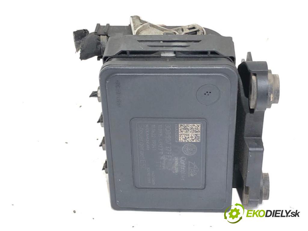 VW PASSAT B8 Kombi 2014 110 kW 2.0 TDI 1968 Pumpa ABS 3Q0614517F (Pumpa ABS)